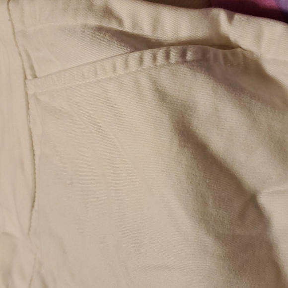 NYDJ SZ 16,White Bermuda shorts, see pics,pockets front and back - Picture 3 of 9